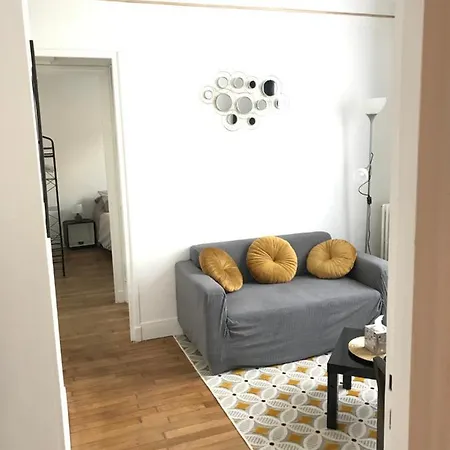 Tres Bel De Style Ancien Avec Sa Terrasse En Bois En Coeur De דירה Compiègne